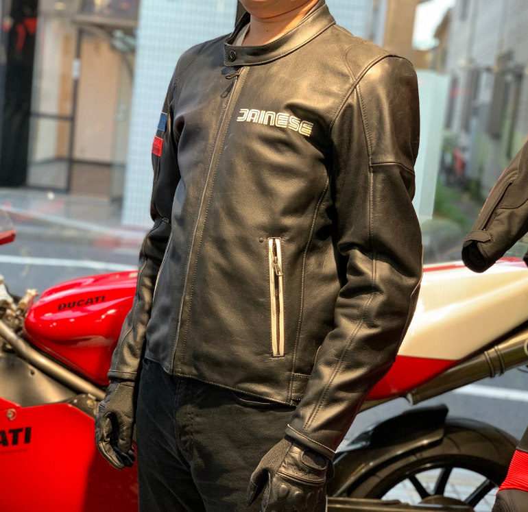 早秋のライディングにヴィンテージな風味を。”LEGGENDA LEATHER JACKET”